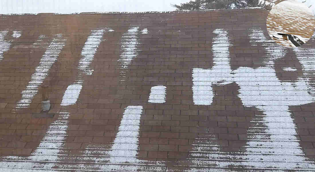 does snow on the roof mean good insulation house